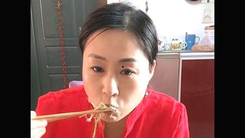 娱乐吃瓜酱网友们,揭秘娱乐圈那些不为人知的幕后故事 第3张 娱乐吃瓜酱网友们,揭秘娱乐圈那些不为人知的幕后故事 第3张