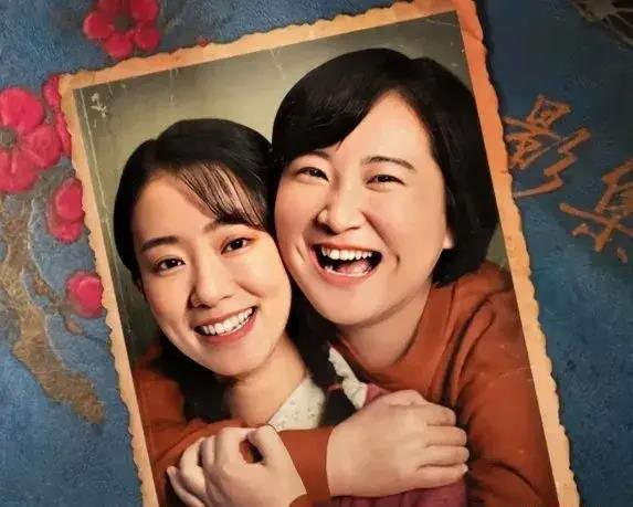 娱乐圈两个人吃瓜的小说,瓜田里的甜蜜邂逅 第2张 娱乐圈两个人吃瓜的小说,瓜田里的甜蜜邂逅 第2张